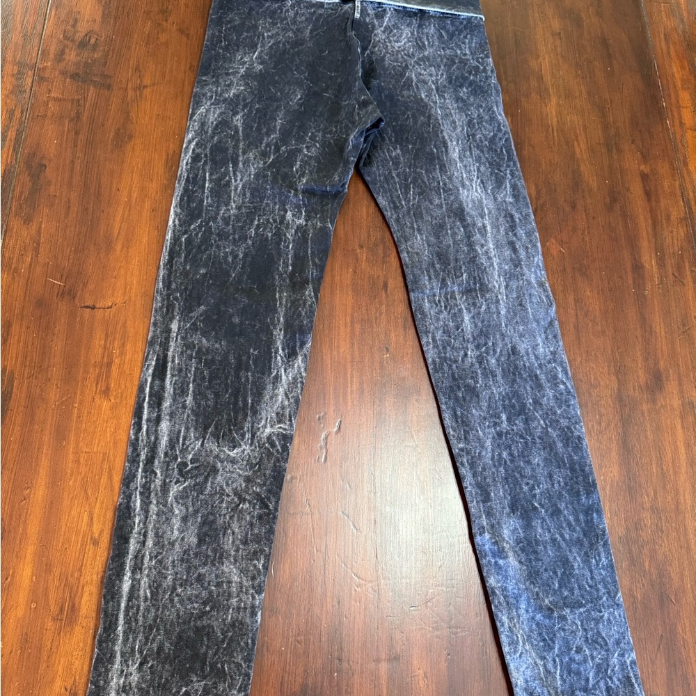 T-Party Fold Over Mineral Wash Leggings - Picture 5 of 14